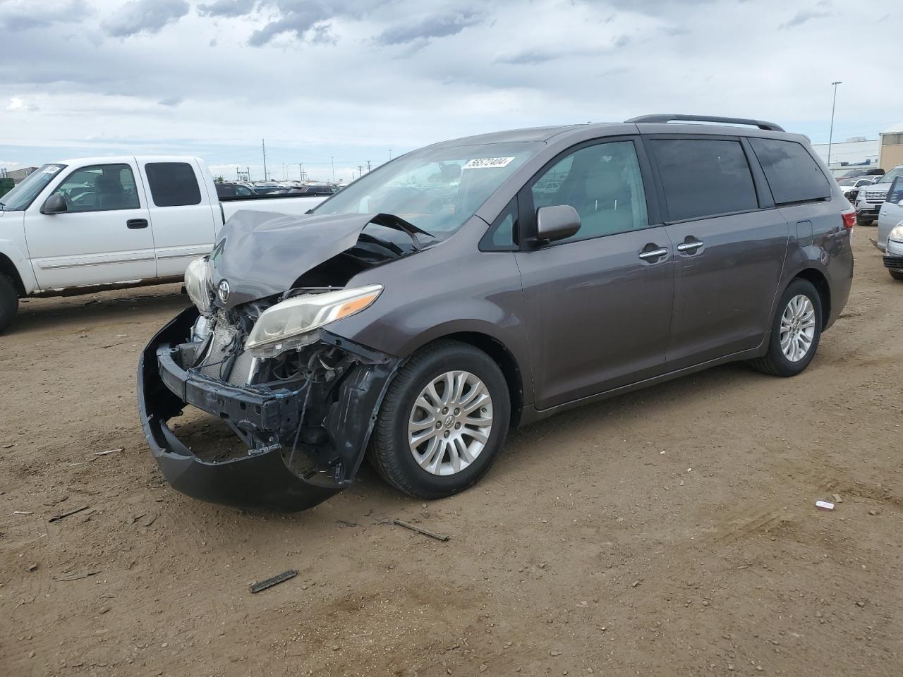 5TDYK3DC8GS711245 2016 Toyota Sienna Xle