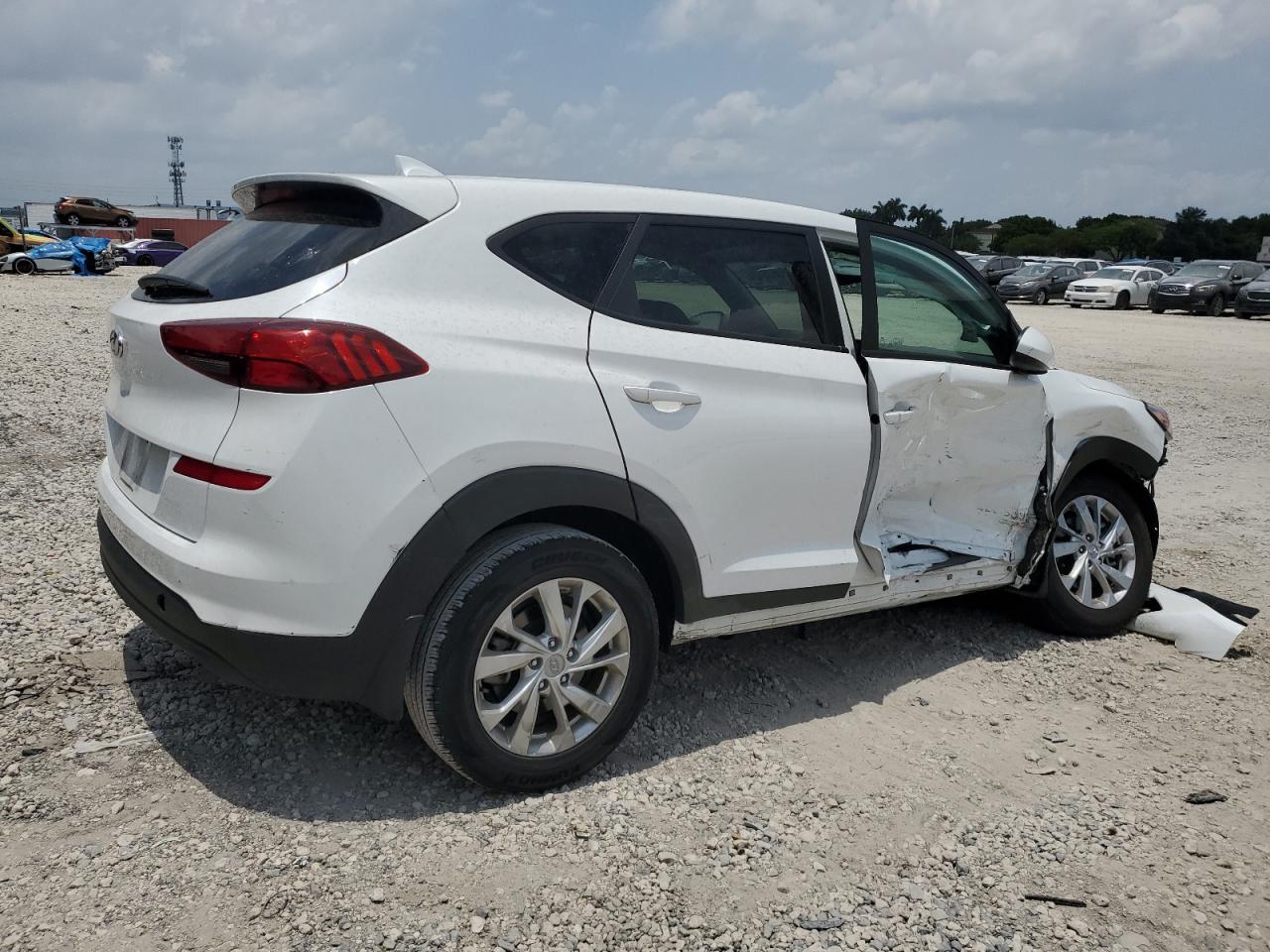 KM8J23A42MU381426 2021 Hyundai Tucson Se