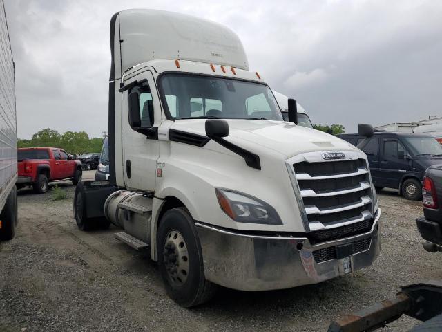 Lot #2519345960 2019 FREIGHTLINER CASCADIA 1 salvage car