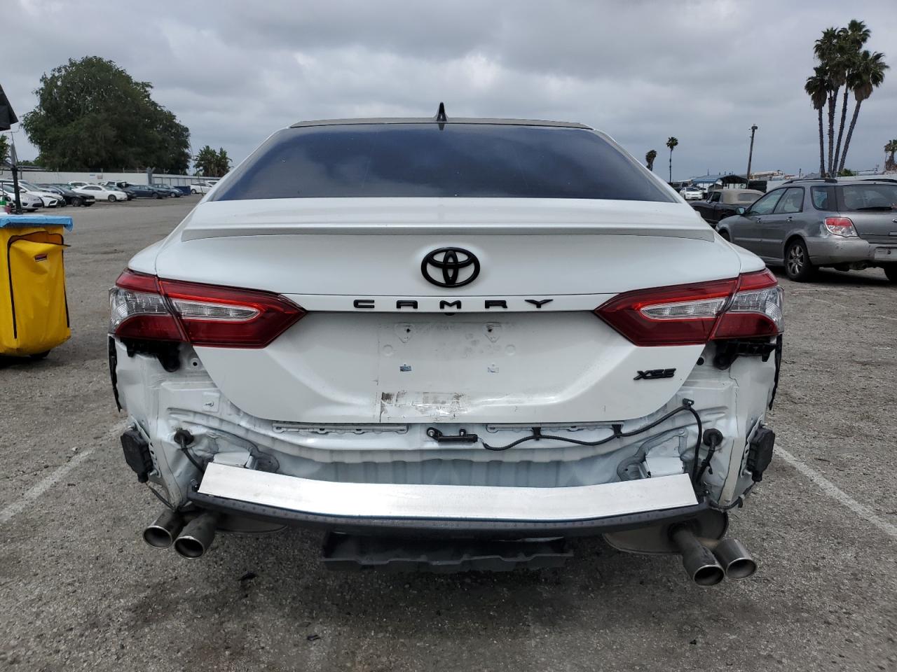 4T1B61HK3KU749983 2019 Toyota Camry Xse