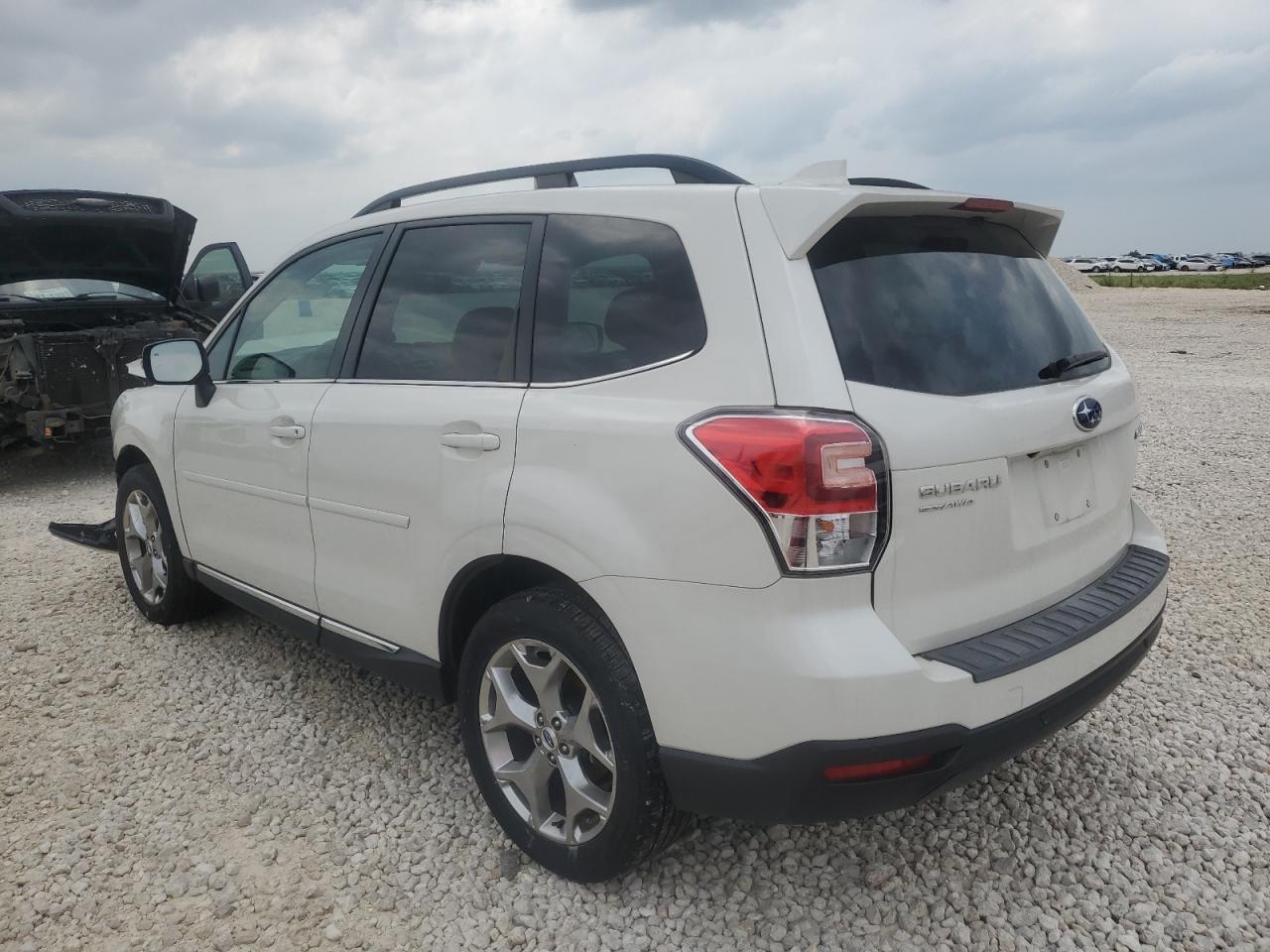 JF2SJAWC8JH468785 2018 Subaru Forester 2.5I Touring