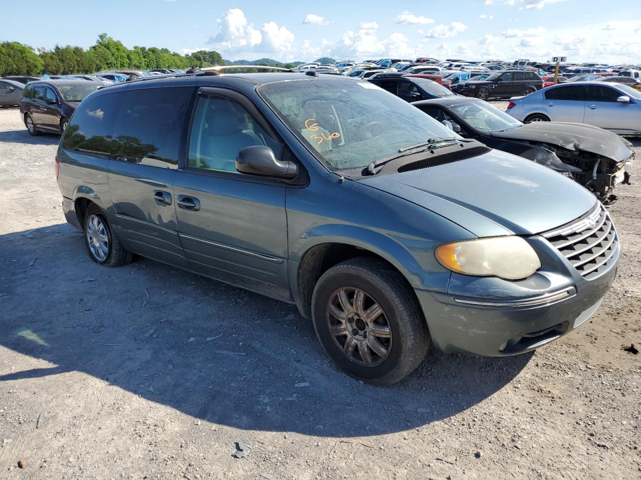 2C8GP64L35R479012 2005 Chrysler Town & Country Limited