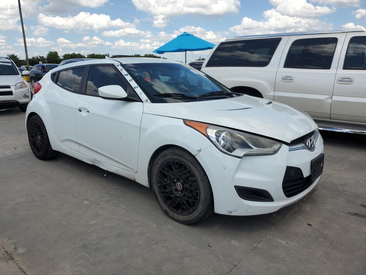 2013 Hyundai Veloster vin: KMHTC6AD9DU117711