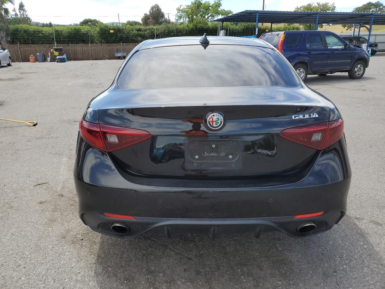 ZARFAEBN1J7593007 2018 Alfa Romeo Giulia