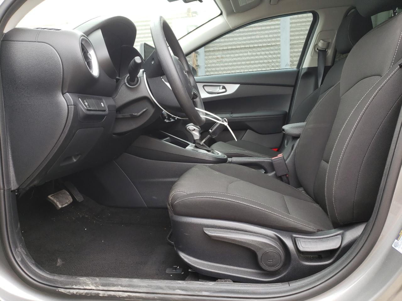 3KPF24AD2NE501385 2022 Kia Forte Fe