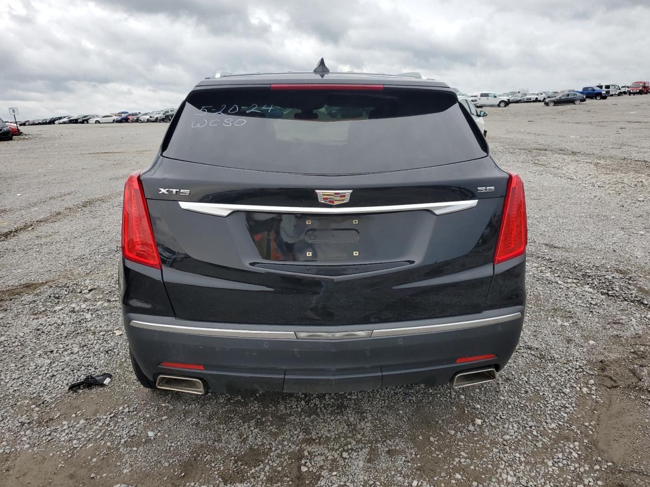 1GYKNBRS9HZ228512 2017 Cadillac Xt5 Luxury