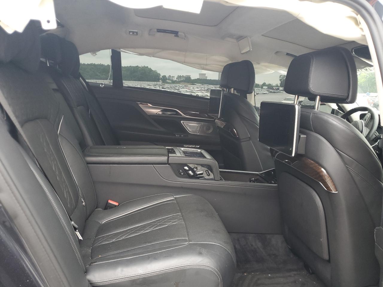 WBA7F2C52JG424723 2018 BMW 750 Xi