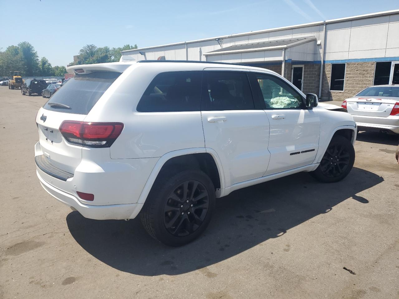 1C4RJFAG5HC927377 2017 Jeep Grand Cherokee Laredo