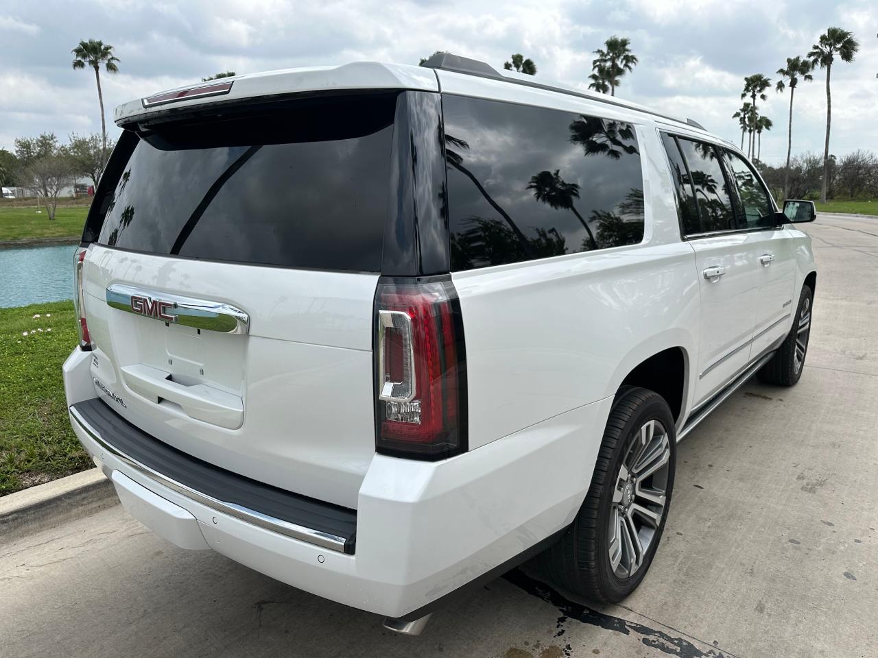 1GKS2HKJ1LR232117 2020 GMC Yukon Xl Denali