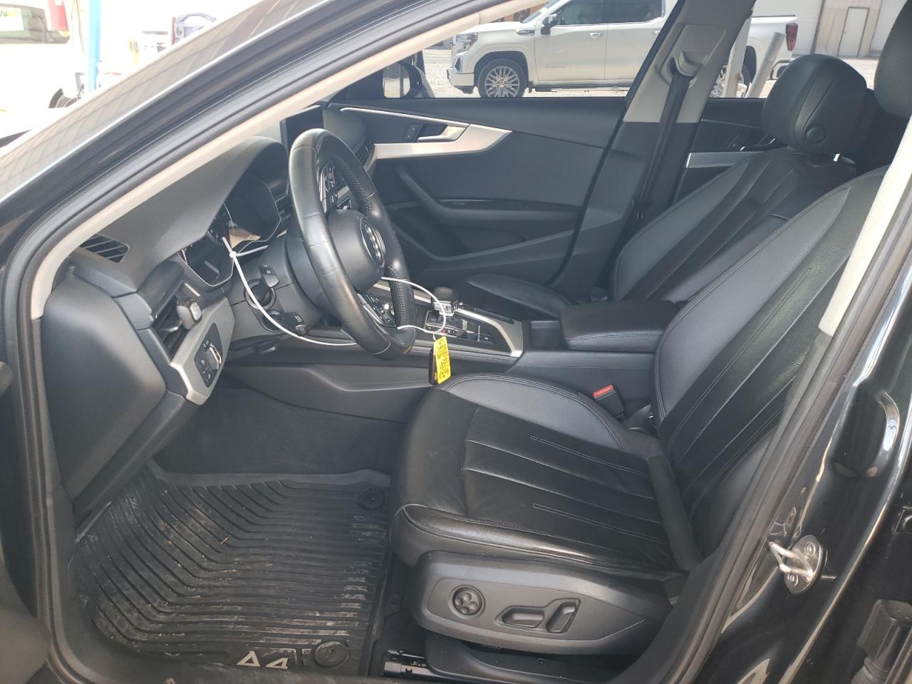 WAUANAF4XHN005935 2017 Audi A4 Premium