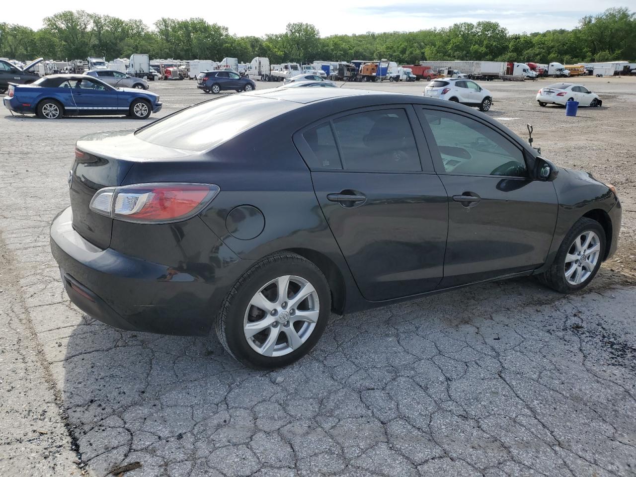 JM1BL1VF4B1449617 2011 Mazda 3 I