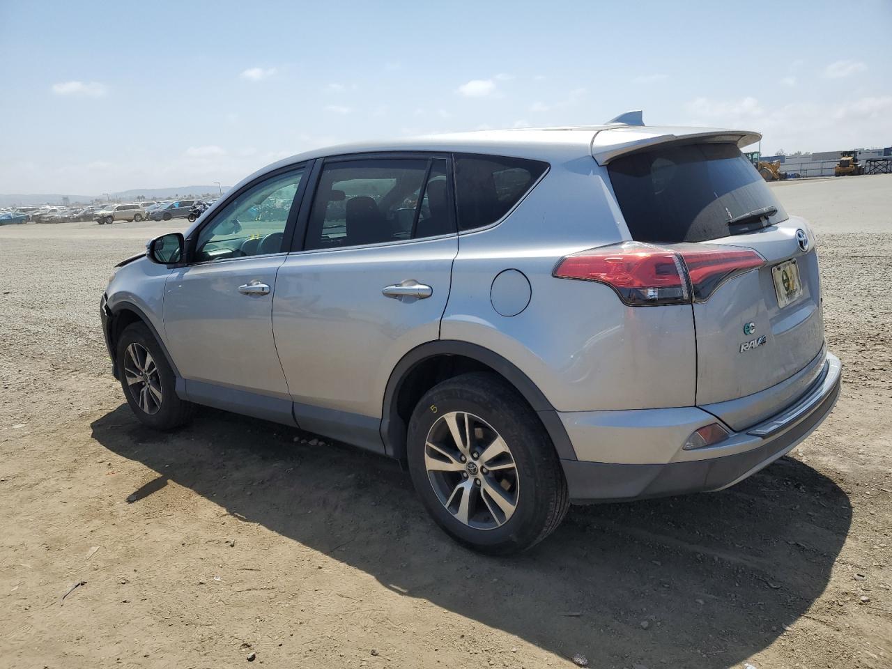 2T3WFREV1HW385500 2017 Toyota Rav4 Xle