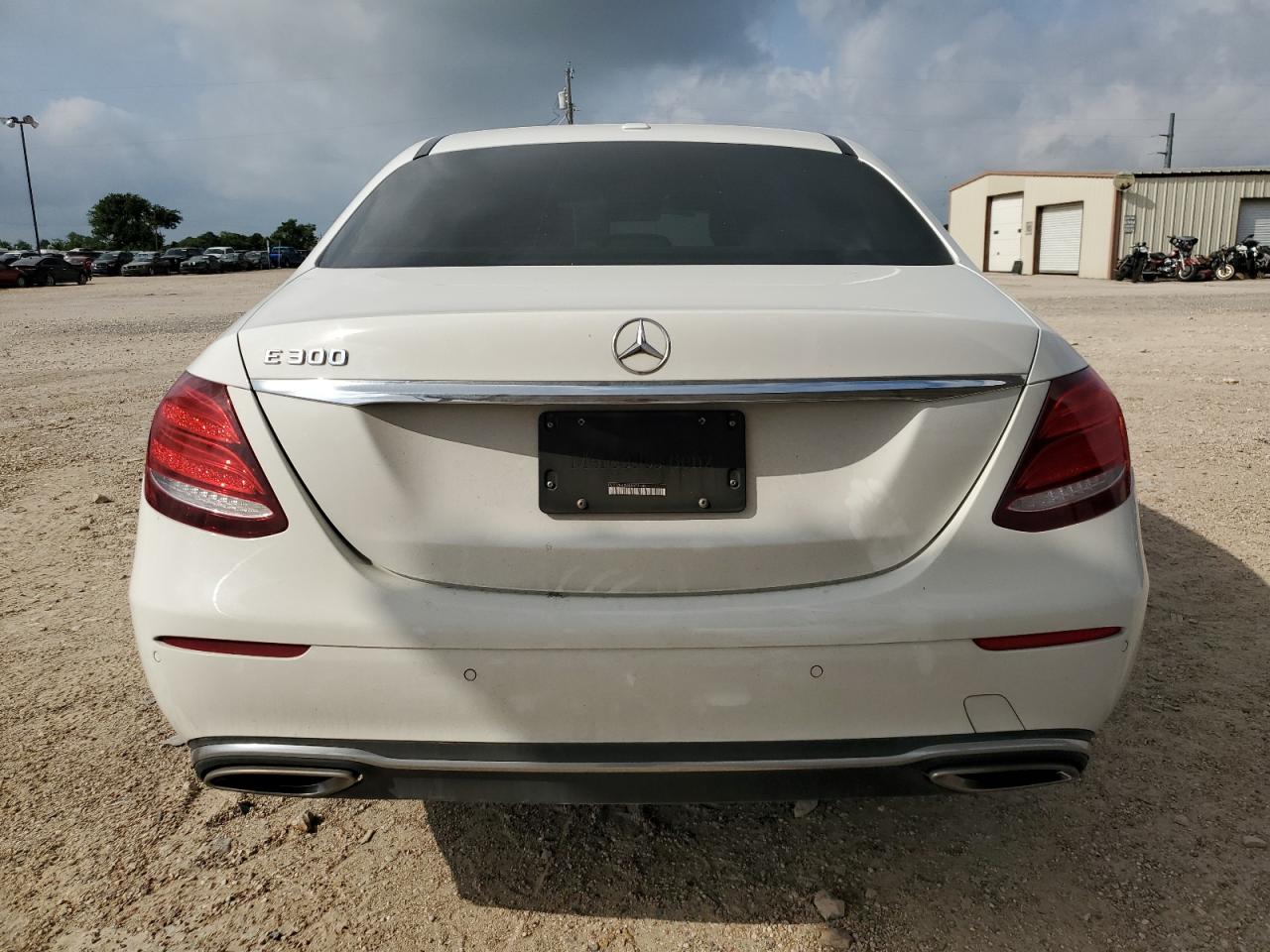 WDDZF4JB4KA673180 2019 Mercedes-Benz E 300