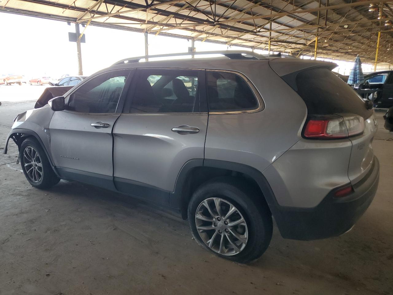 1C4PJLLNXKD164176 2019 Jeep Cherokee Latitude Plus