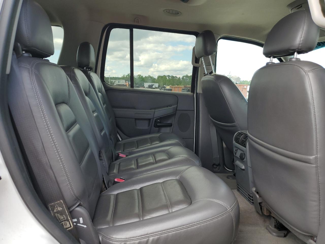 1FMZU63K22UD11920 2002 Ford Explorer Xlt