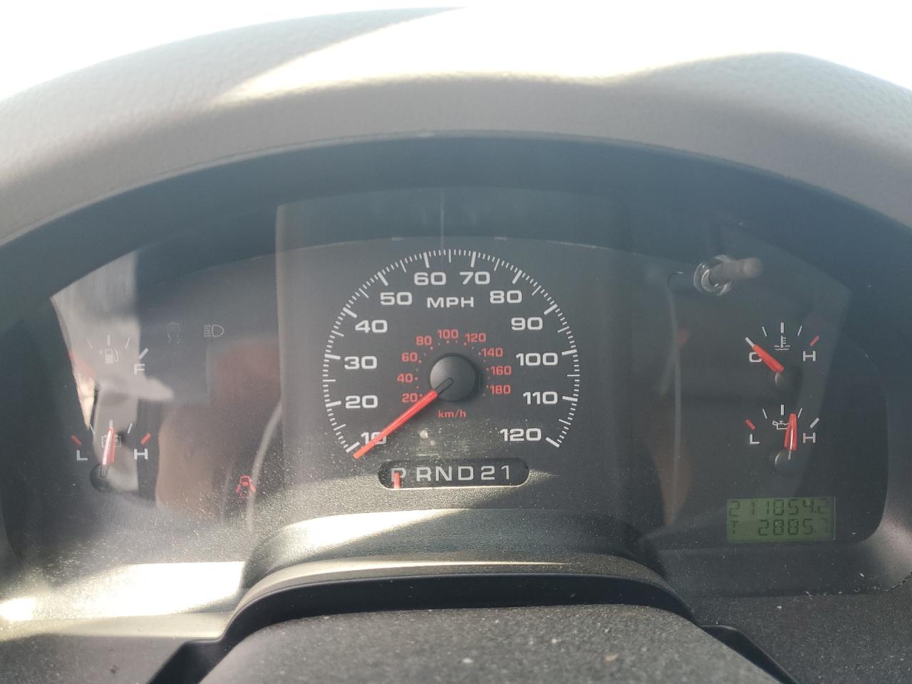 1FTRF12285KE77264 2005 Ford F150 1FTRF12285KE77264 2005 Ford F150