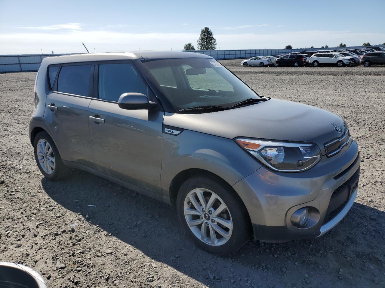 KNDJP3A55J7532140 2018 Kia Soul +