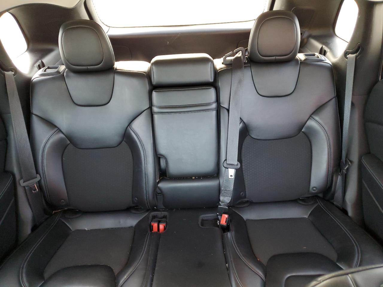 1C4PJLLB8KD264511 2019 Jeep Cherokee Latitude Plus