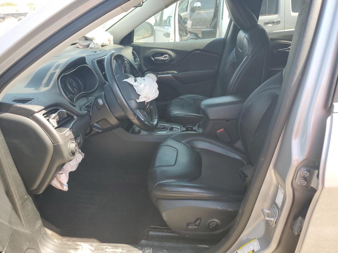 1C4PJMLB4KD199078 2019 Jeep Cherokee Latitude Plus