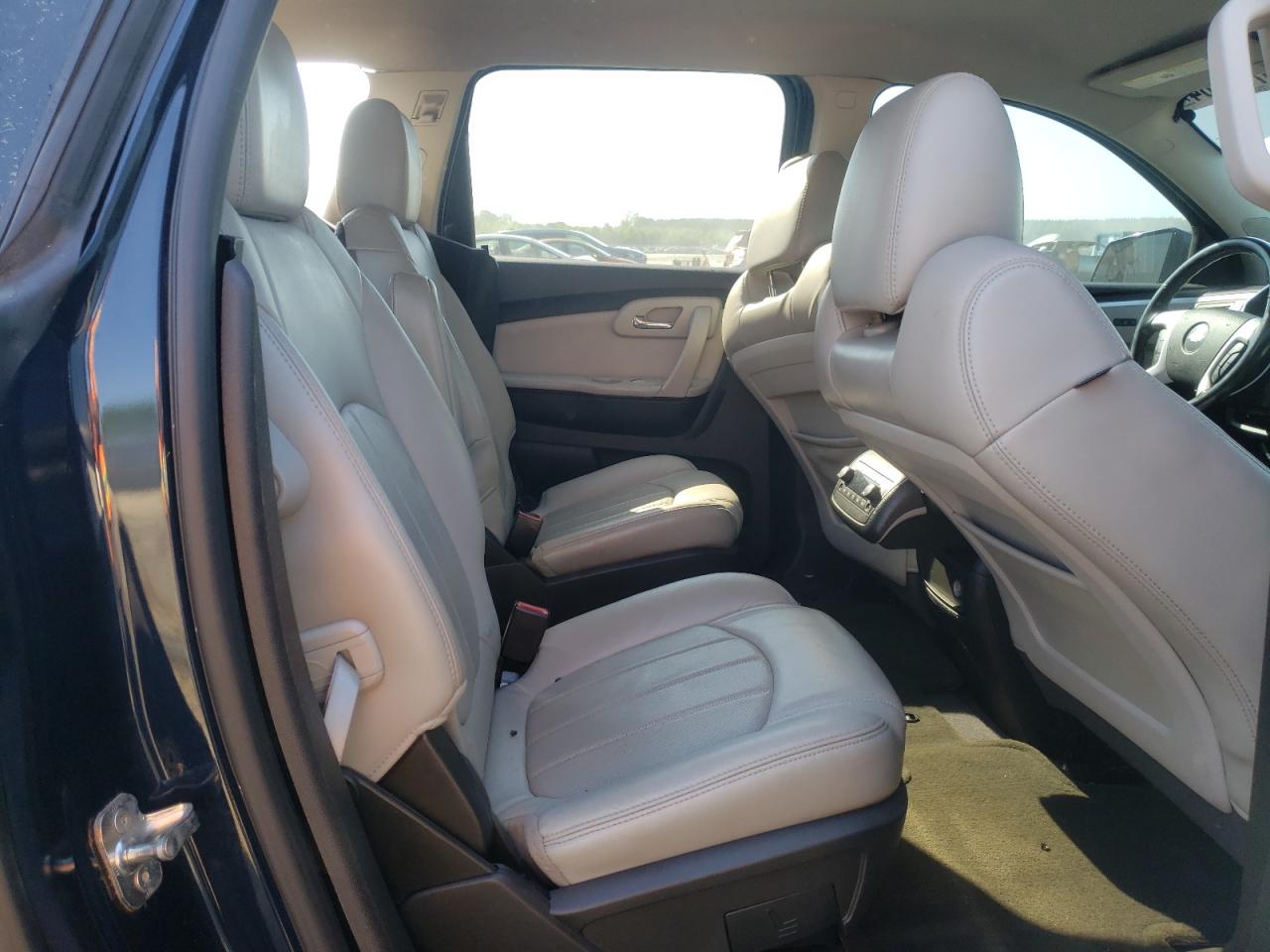 1GNKRLED9CJ307085 2012 Chevrolet Traverse Ltz