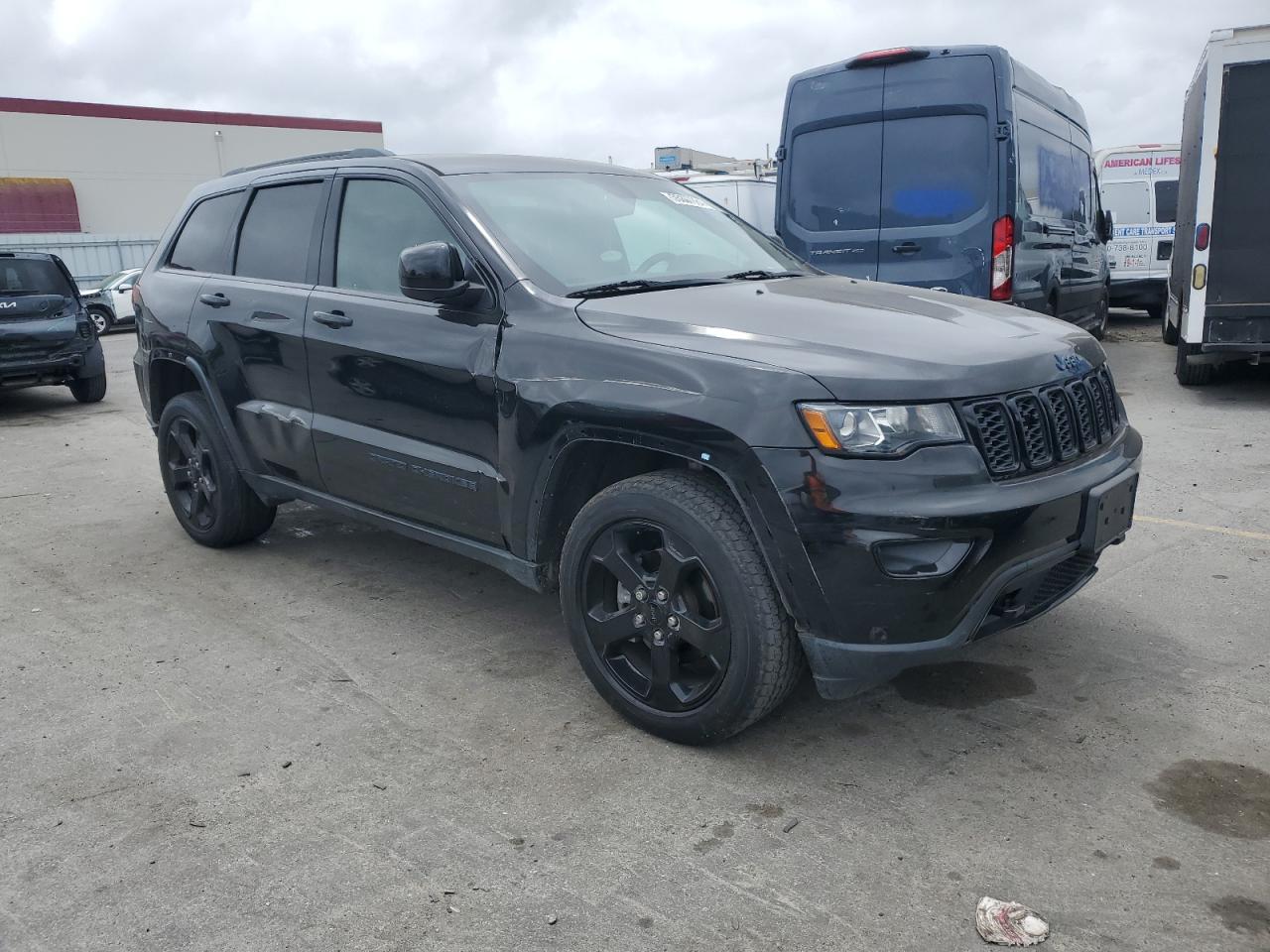 1C4RJFAG7JC483635 2018 Jeep Grand Cherokee Laredo