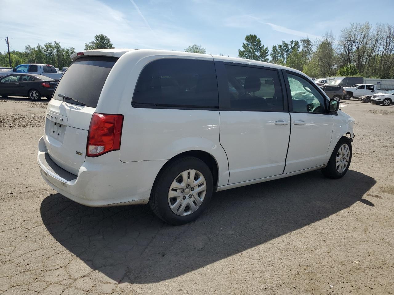 2C4RDGBG2JR129931 2018 Dodge Grand Caravan Se