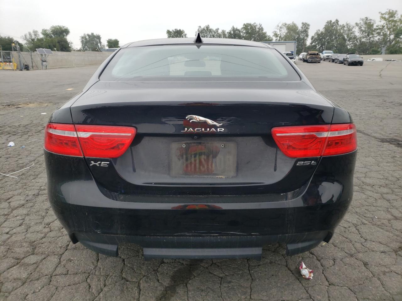 2018 Jaguar Xe Premium vin: SAJAD4FX0JCP26236