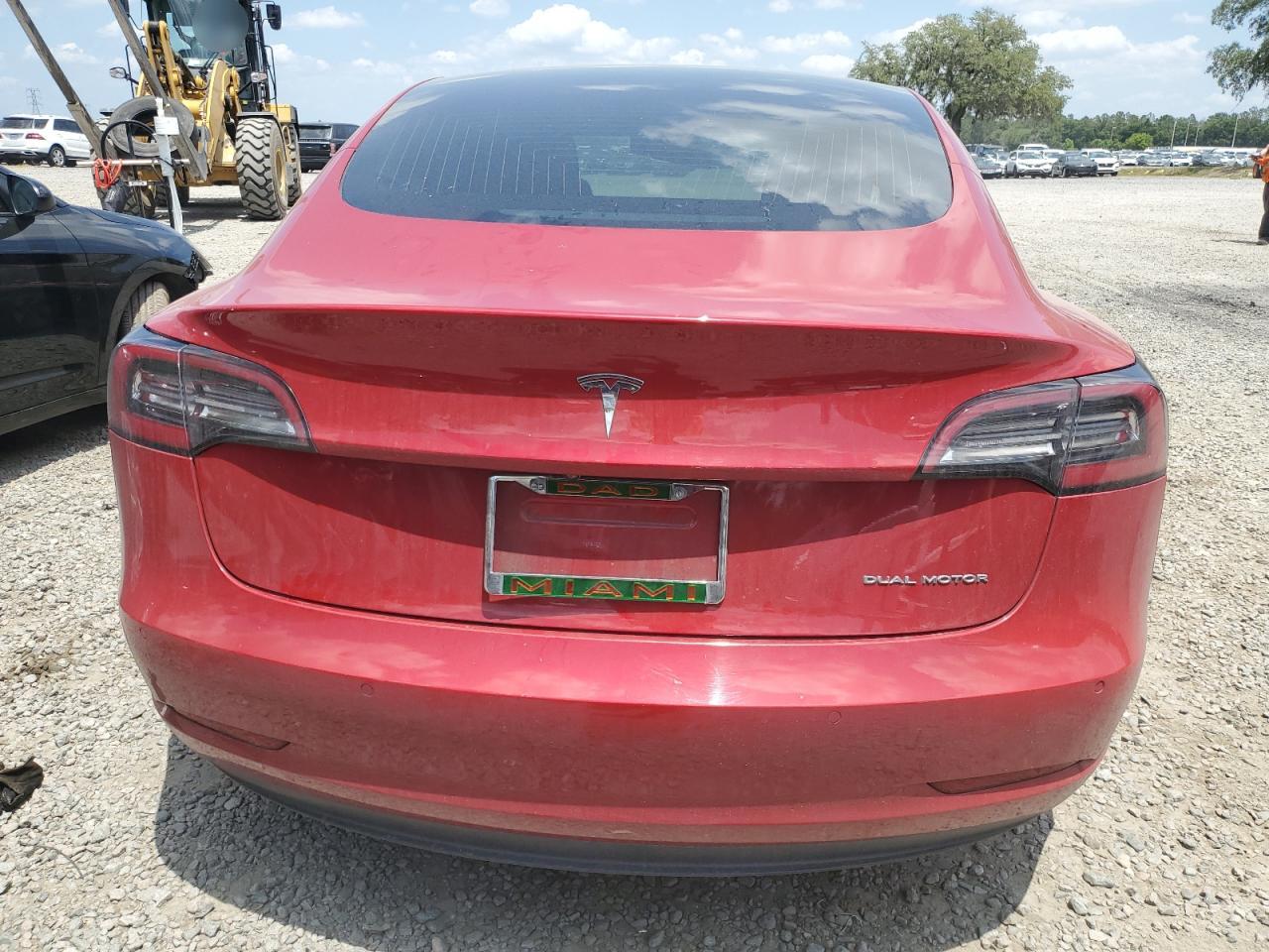 5YJ3E1EB2JF069502 2018 Tesla Model 3
