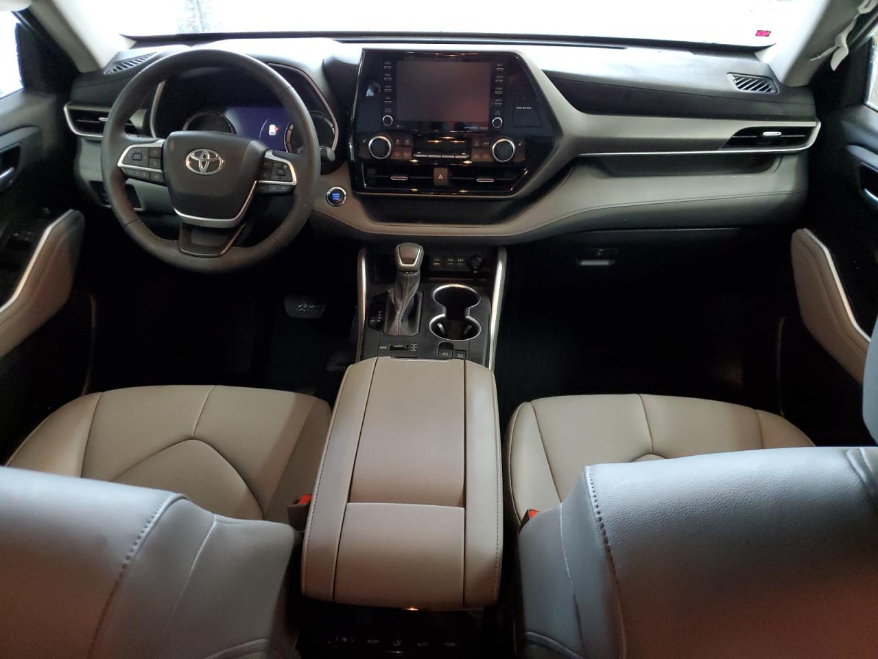5TDGZRBH3NS590470 TOYOTA HIGHLANDER 2022