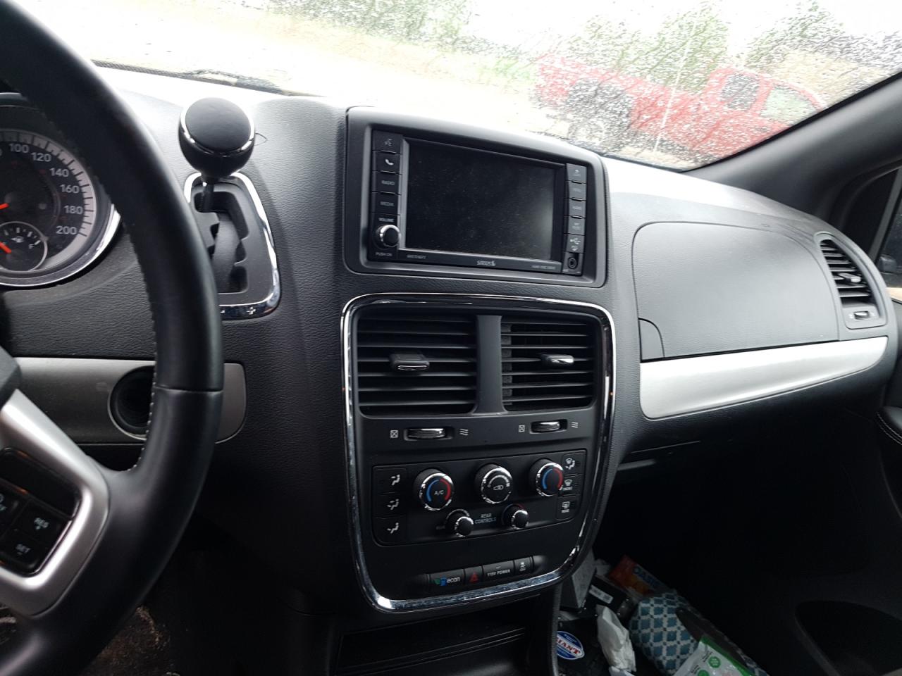 2C4RDGBG3JR303375 2018 Dodge Grand Caravan Se