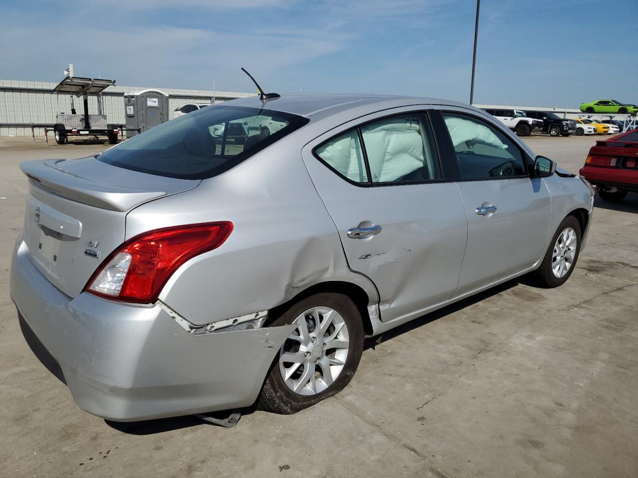 3N1CN7AP3JL823922 2018 Nissan Versa S