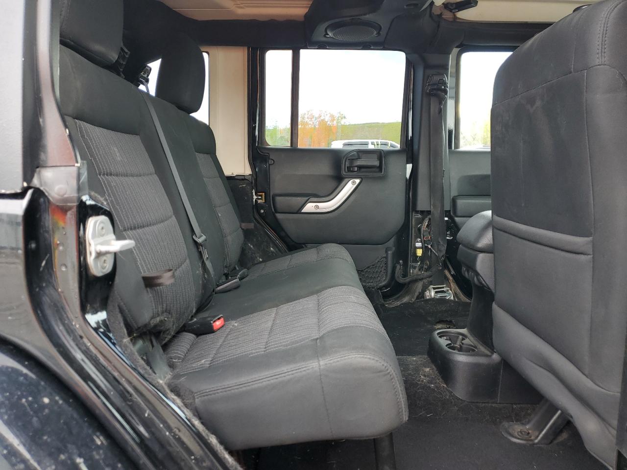 1J4HA5H13BL519095 2011 Jeep Wrangler Unlimited Sahara