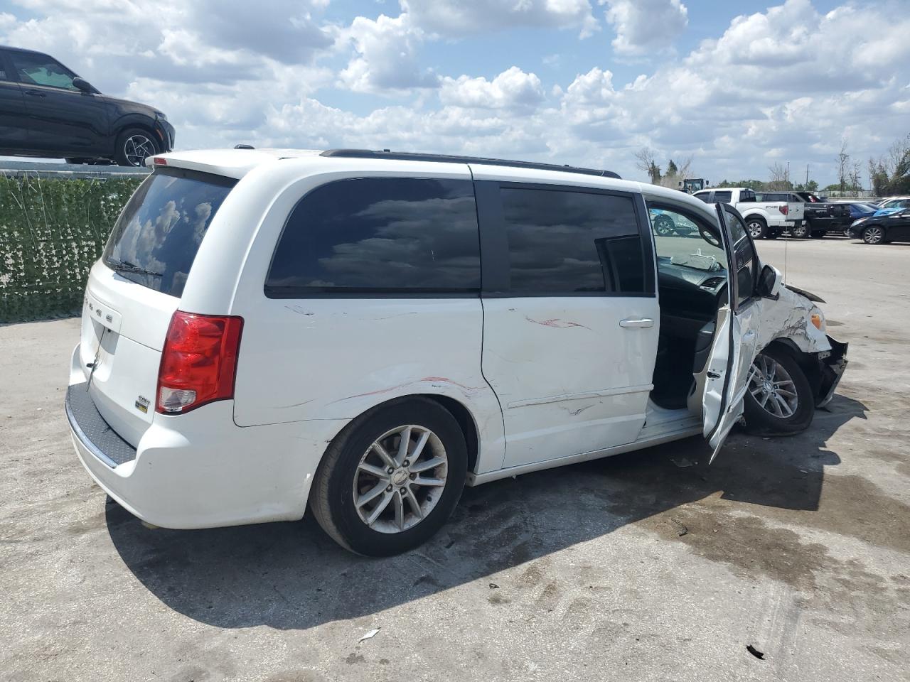 2C4RDGCG0GR210367 2016 Dodge Grand Caravan Sxt