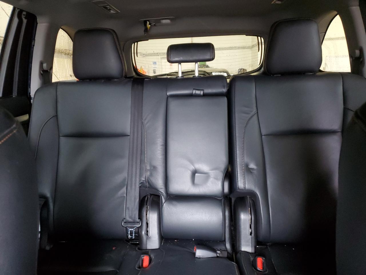 5TDJZRFH6JS863475 2018 Toyota Highlander Se