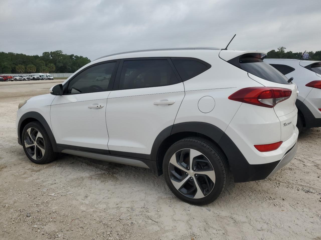 KM8J33A21HU283506 2017 Hyundai Tucson Limited