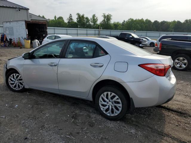 2018 Toyota Corolla L VIN: 5YFBURHE7JP820990 Lot: 53797284