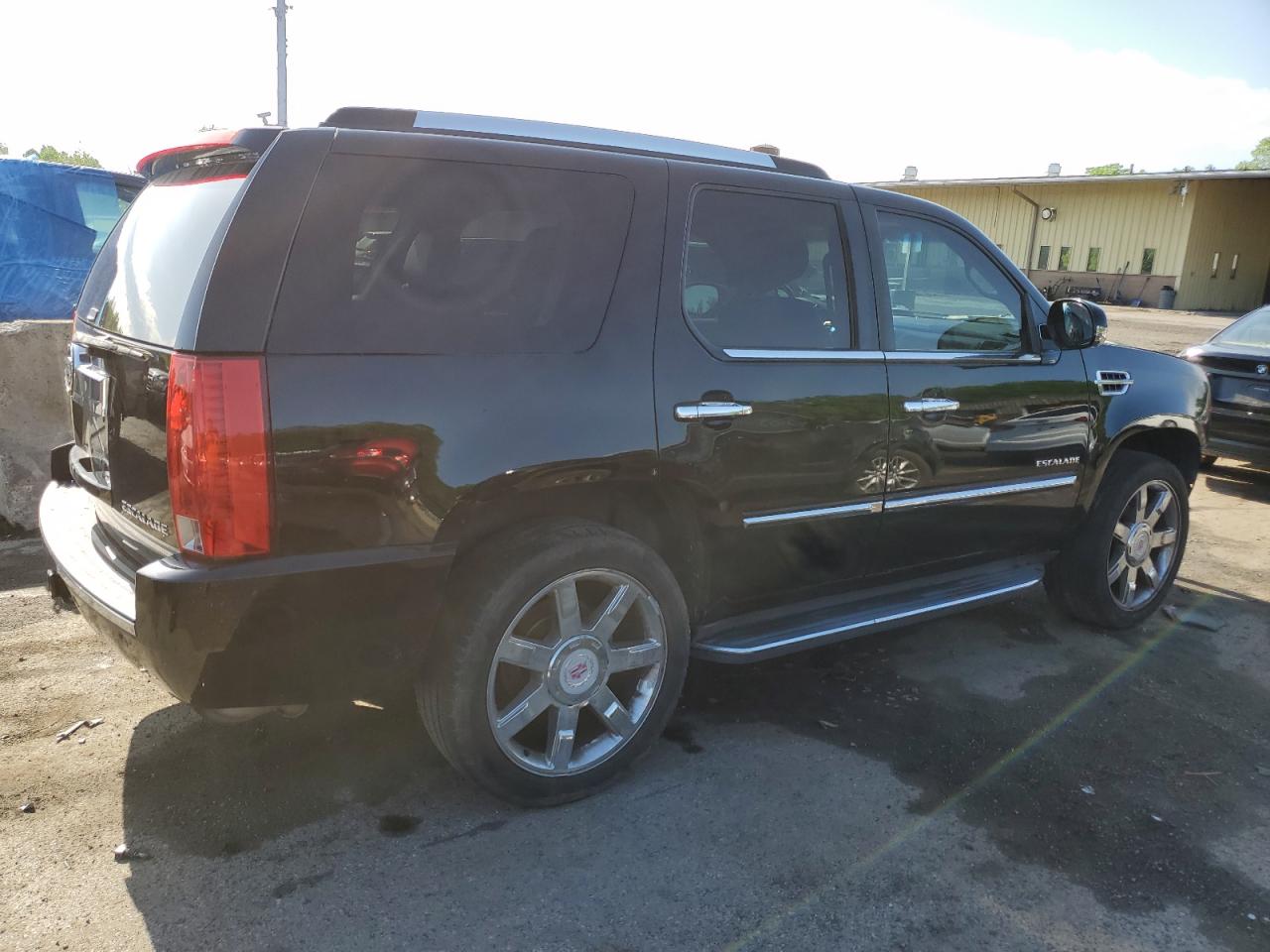 1GYS4BEFXBR131547 2011 Cadillac Escalade Luxury