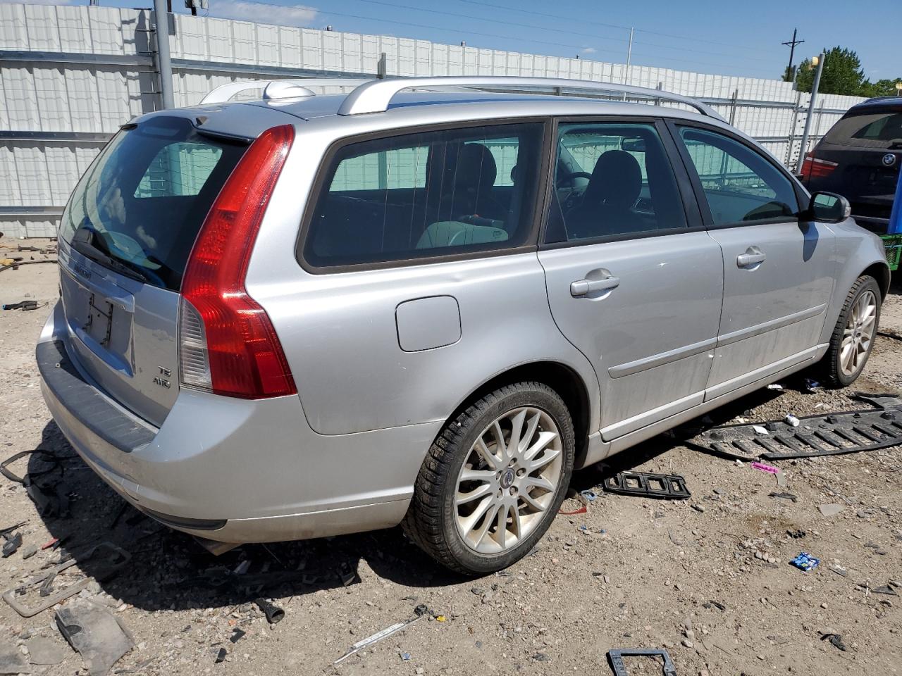 YV1MJ672882425288 2008 Volvo V50 T5