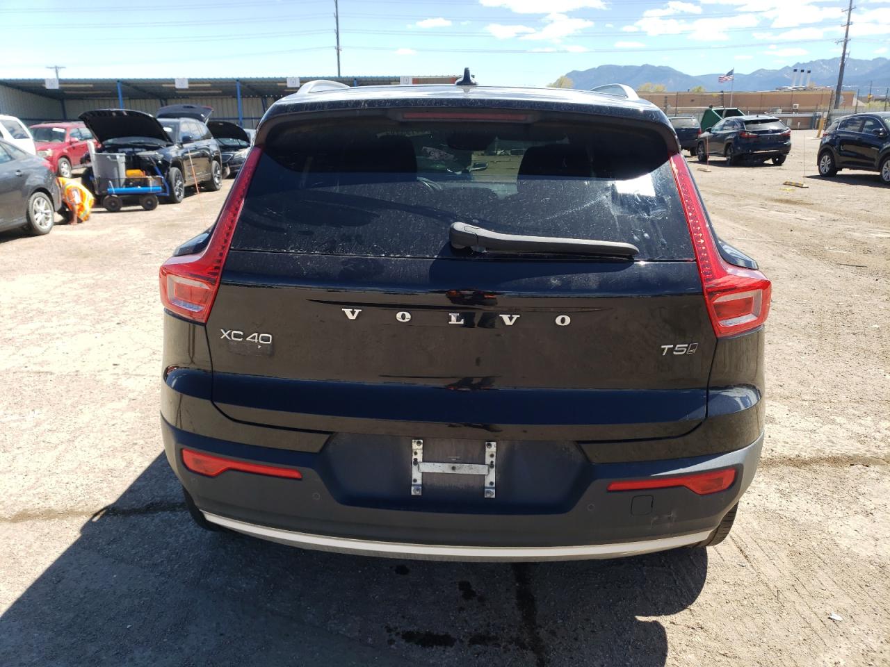 2019 Volvo Xc40 T5 Momentum vin: YV4162UK4K2054075