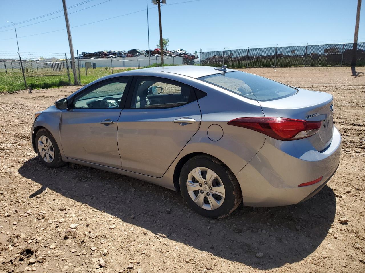 5NPDH4AE1GH709075 2016 Hyundai Elantra Se