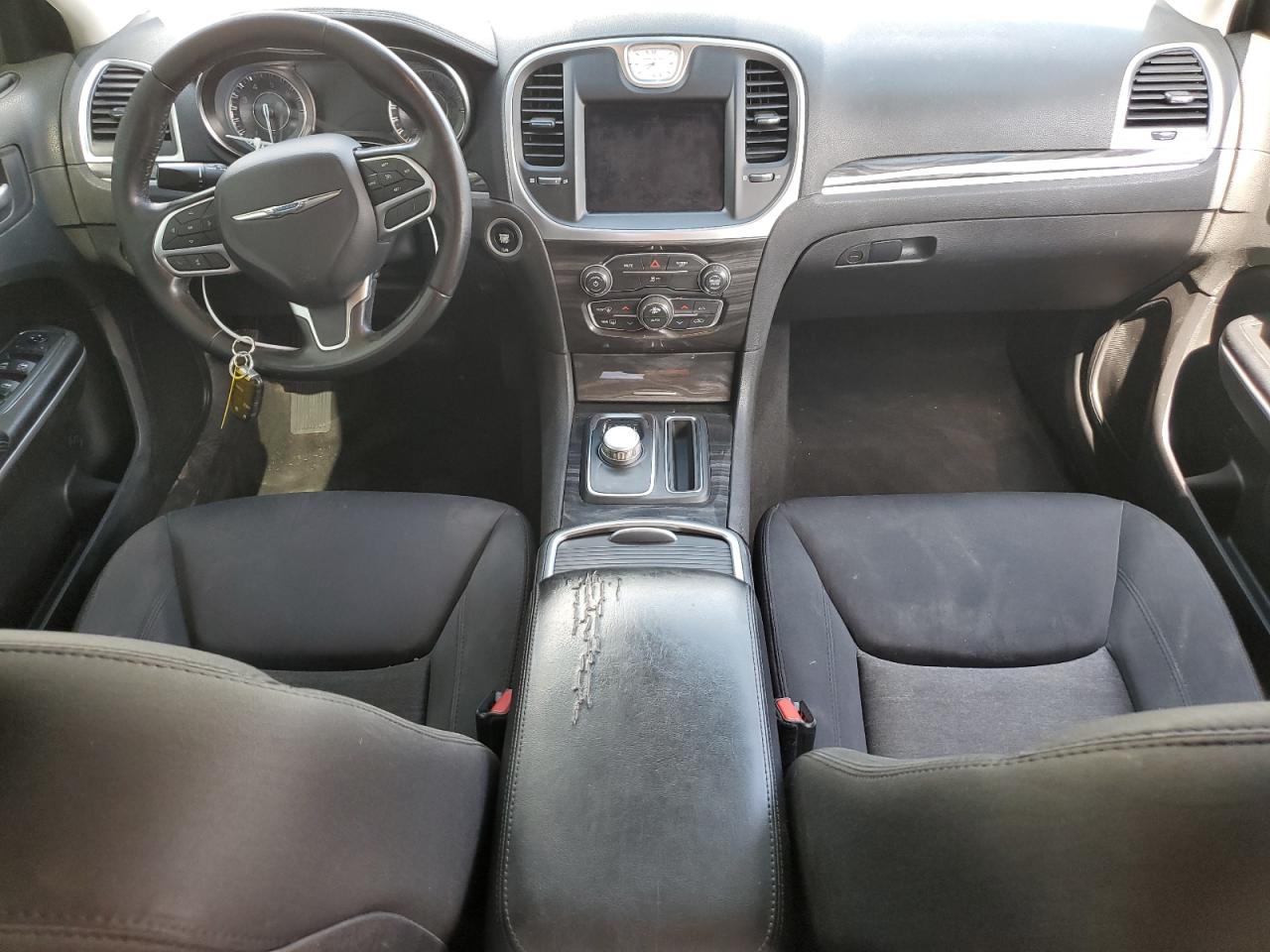 2C3CCAAG5KH648359 2019 Chrysler 300 Touring