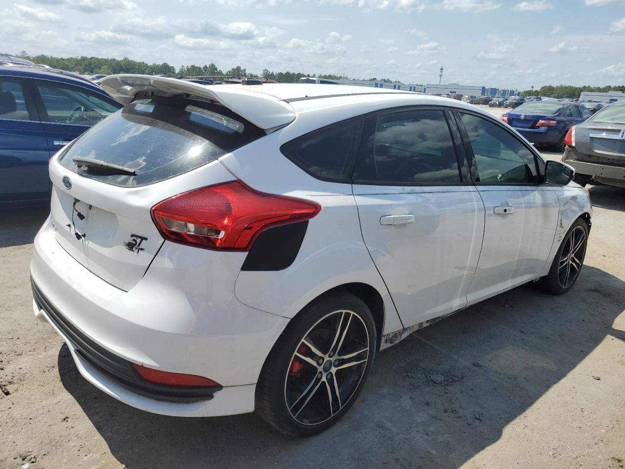 Lot #2925762435 2017 FORD FOCUS ST