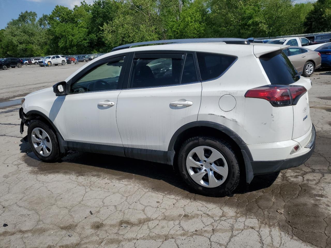 JTMBFREV8HJ146765 2017 Toyota Rav4 Le