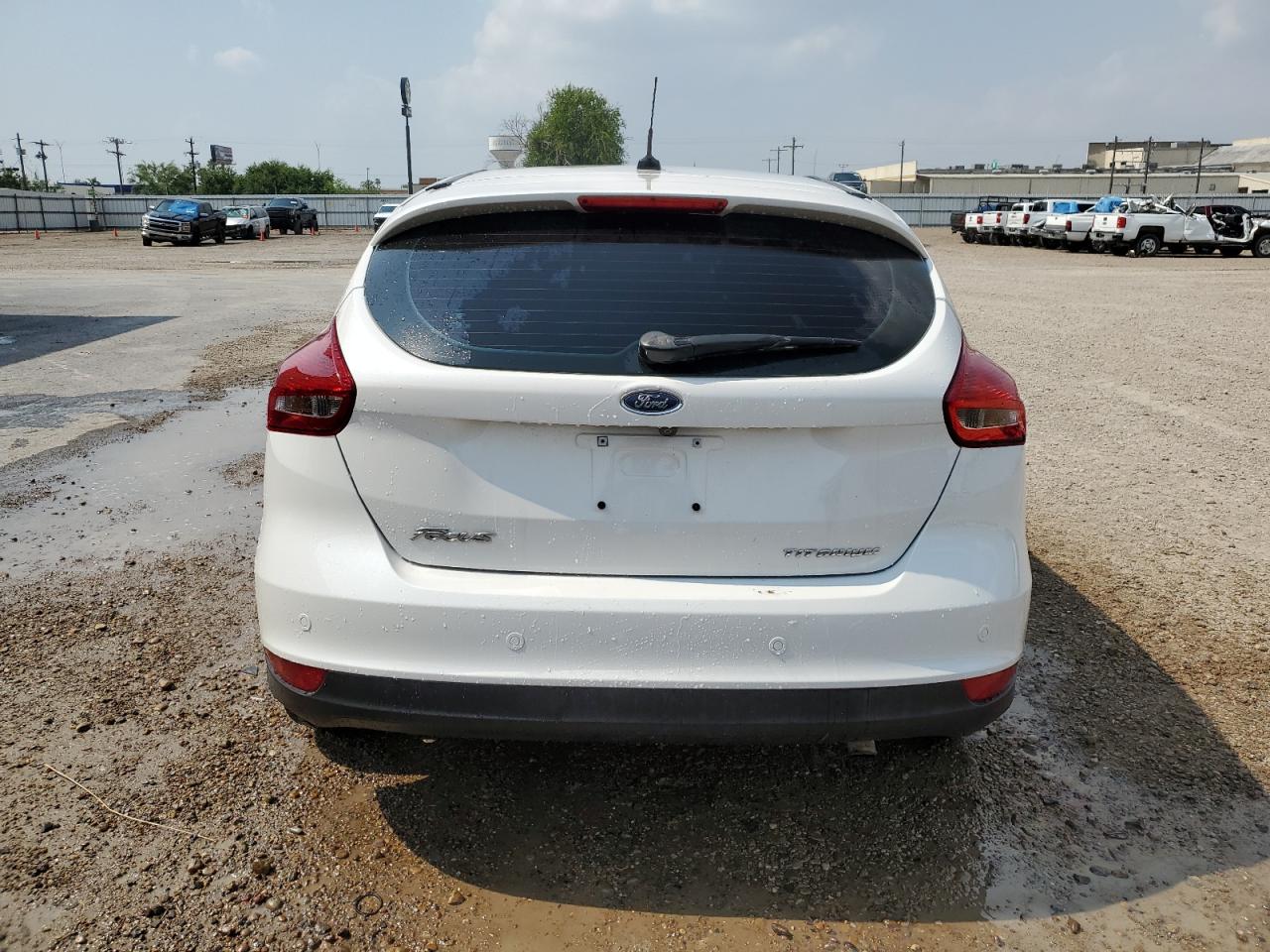 1FADP3N24HL272432 2017 Ford Focus Titanium