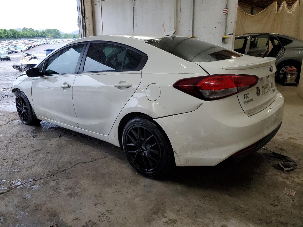 3KPFL4A70HE032812 2017 Kia Forte Lx