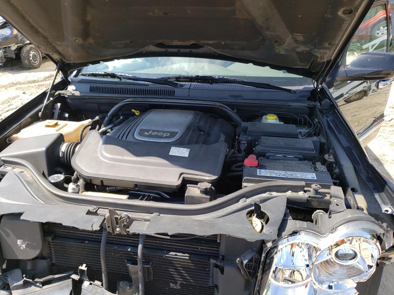 1J8HR68288C220569 2008 Jeep Grand Cherokee Overland