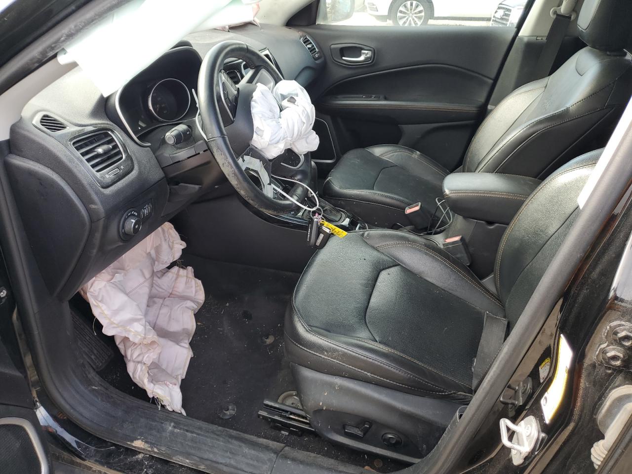 3C4NJDCB9JT341165 2018 Jeep Compass Limited