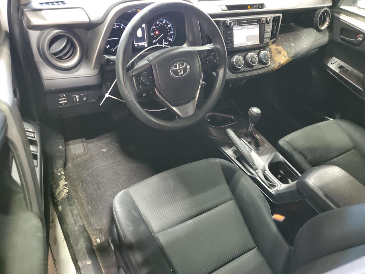 2018 Toyota Rav4 Le vin: JTMBFREV2JJ259486