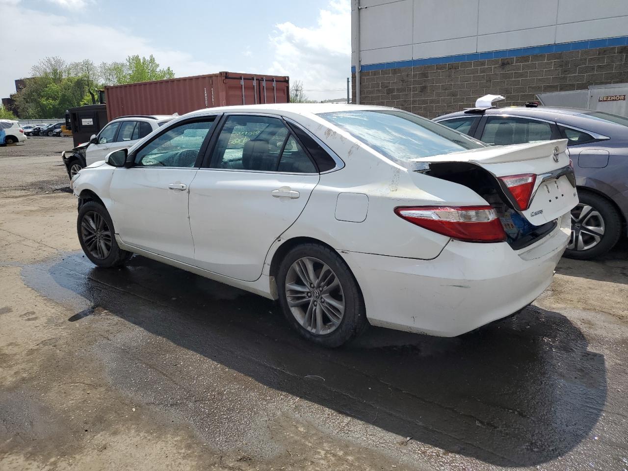 4T1BF1FK9GU552004 2016 Toyota Camry Le