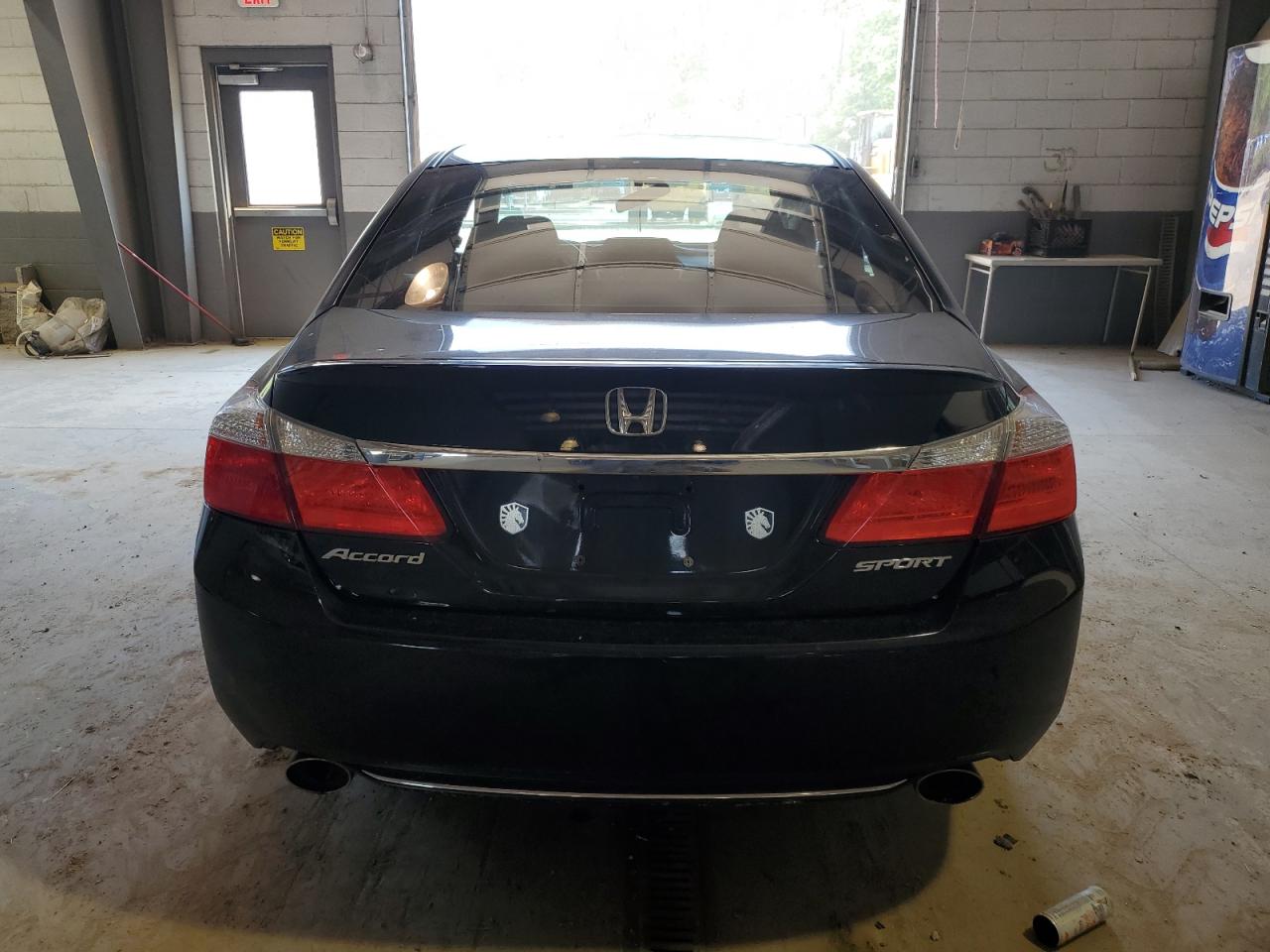 1HGCR2F58DA115898 2013 Honda Accord Sport